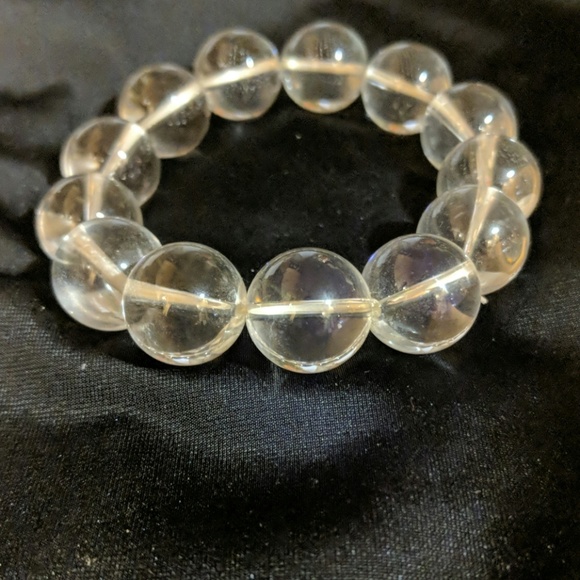 Shell and crystal quartz stretch braclets - Picture 5 of 5